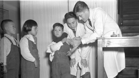 Mass Inoculation of Children at a Tuberculosis Clinic in Shanghai Under the Auspices of UNRRA image
